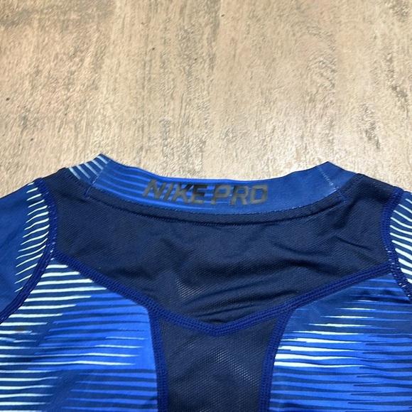 Nike Blue and White Geometric Compression shirt - Picture 5 of 6